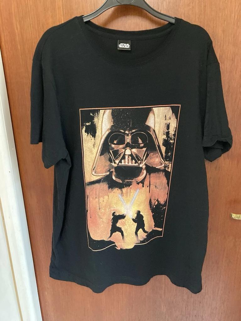 UNUSUAL MENS STAR WARS 100% Cotton T-shirt Mens Womens Tees Top. XL Size.