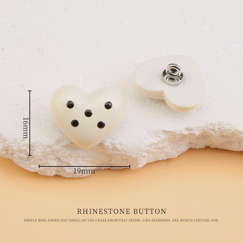 

5pcs Black And White Children S Buttons Baby Clothes Cute Cartoon Resin Love Buttons Sweater Cardigan Jacket Decorative Buttons Black dot love