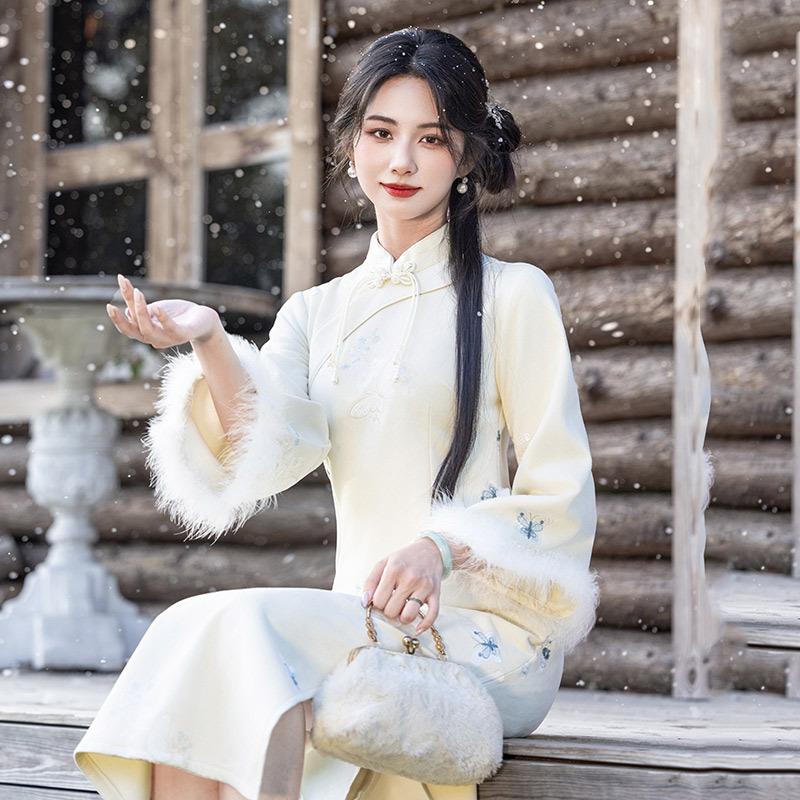 Inverted Large-sleeved Autumn and Winter Clothes, New Chinese Long-sleeved Cheongsam, Thick Winter Styles, Improved Young Women's High-end Sense