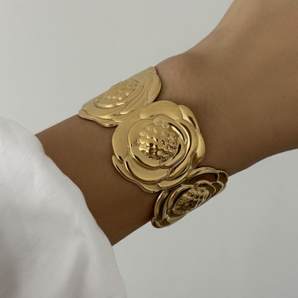 Vintage Stainless Steel Flower Heart Bracelet For Women Gold Color Irregular Geometric Cuff Bangles Bracelets Aesthetic Jewelry