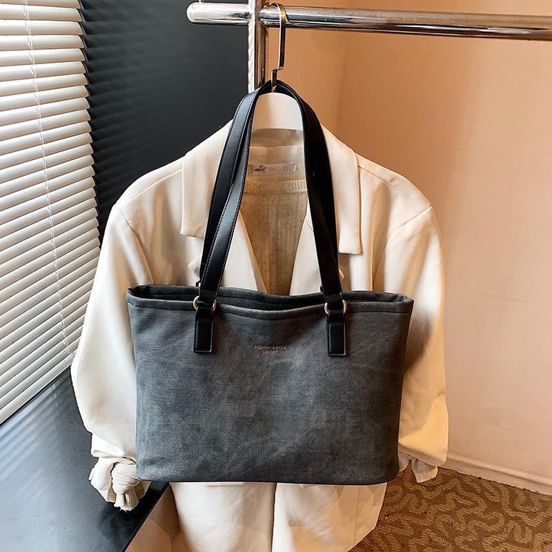 Popular textured bag women's large-capacity new summer versatile simple shoulder bag commuter tote bag