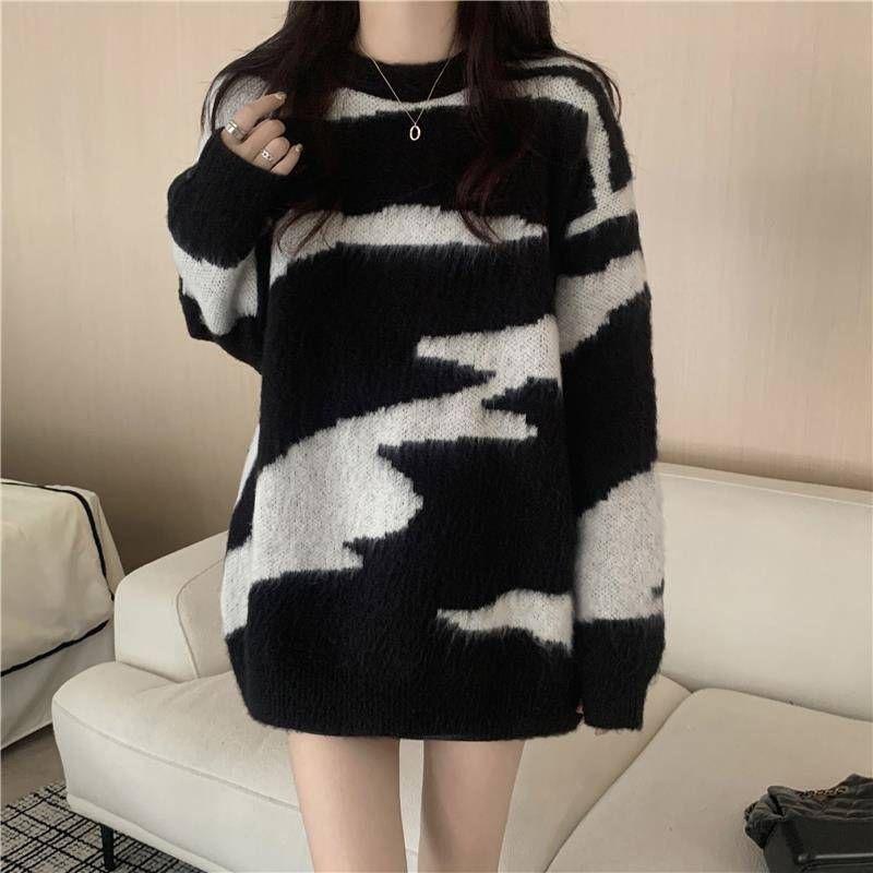 Women's Soft Sweater Autumn and Winter Retro Design Lazy Style Striped Knitted Sweater
