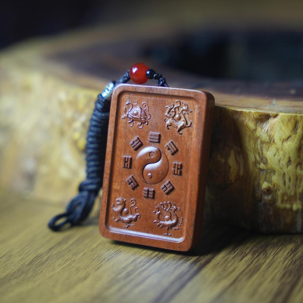 Hand-Carved Jujube Wood Guan Gong Pendant: Men's & Women's Natural Car Charm