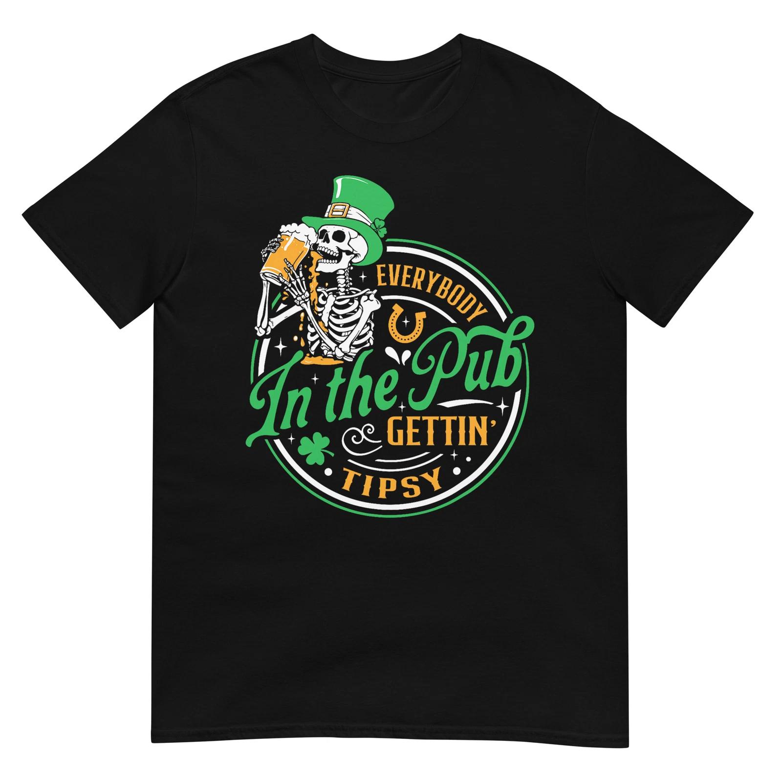 Все в пабе напиваются День Святого Патрика Мужская Женская Футболка 2XL