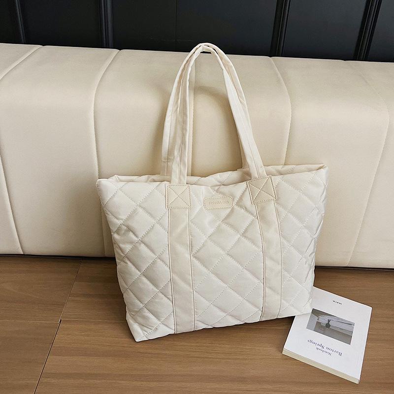 New Women Simple Shoulder Bag Large Capacity Tote Bag for Commuting and School Comfortable and Versatile Texture Storage Bags