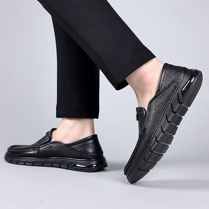 Men's shoes with one foot on the new sheepskin hollowed-out leather shoes for men's summer breathable and versatile soft-soled men's casual loafers f