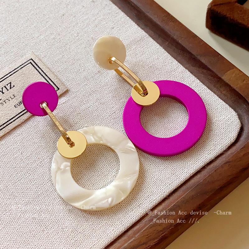 Silver needle European and American exaggerated large circle earrings, unique design sense asymmetrical earrings, light luxury niche high-end earrings