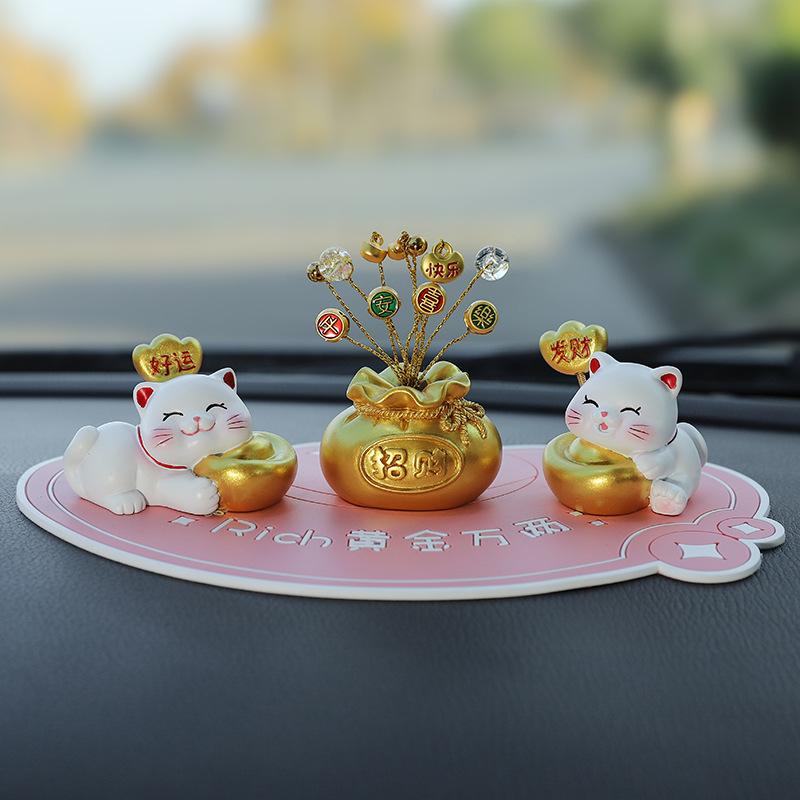 Fortune Cat Coin Spring Swing Creative Interior Cute Car Decoration Car In-vehicle Ornament