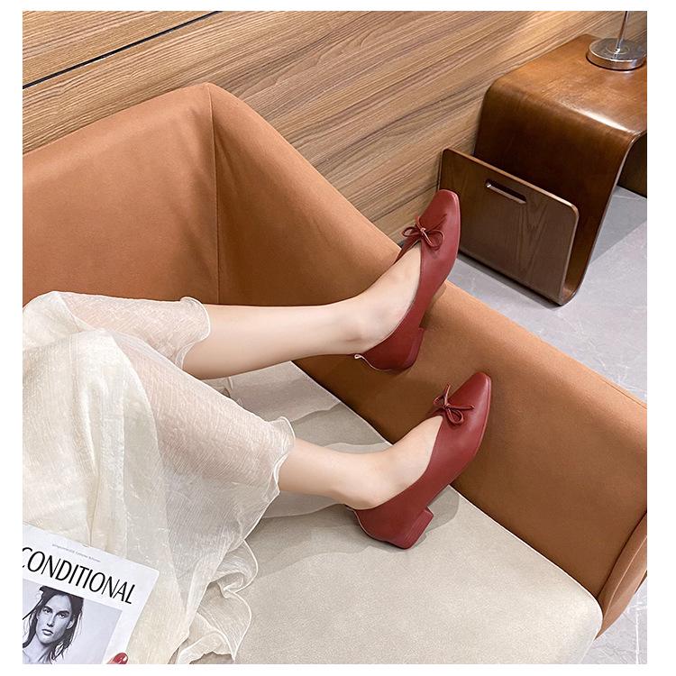 2023 Damskor med Låg Klack och Fyrkantig Tå, Mjuk Sula, Fransk Design, Perfekta för Vår & Höst.