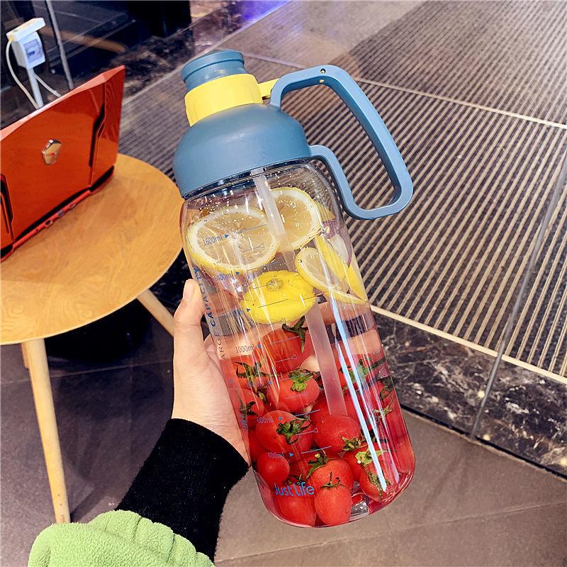 Large Capacity Water Cup for Men and Women Portable Outdoor Sports Water Bottle Drop Resistant Straw Cup Oversized 2L with Scale