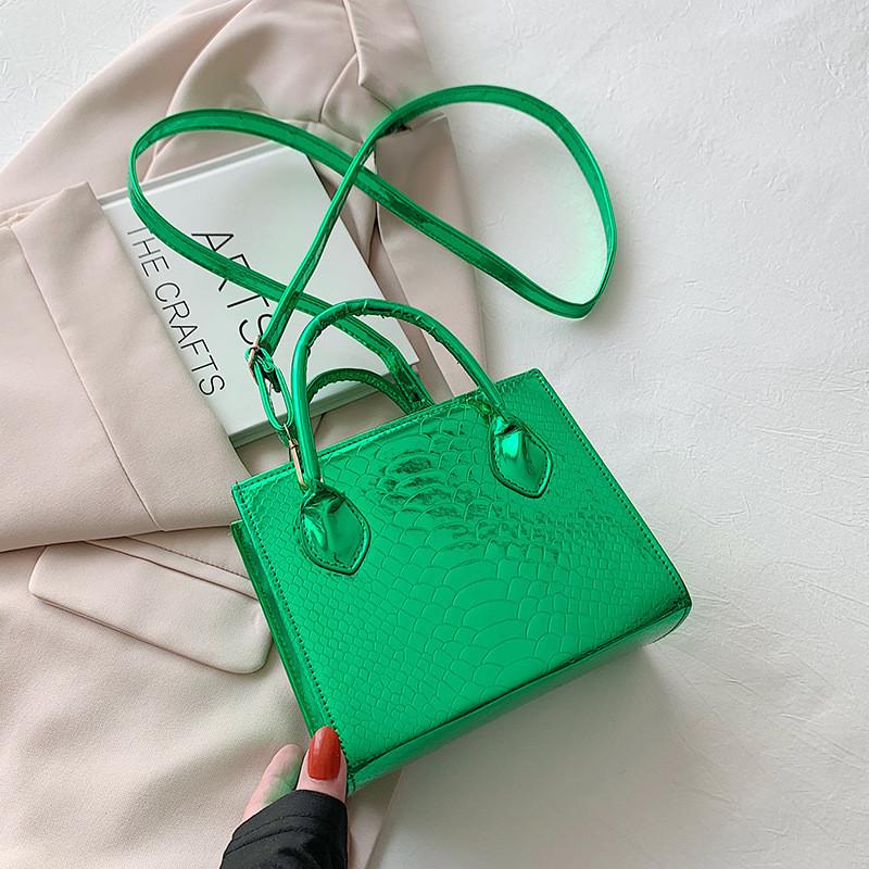 Chic Korean Style Small Handbag For Women Featuring Trendy Zipper Closure And Soft Pu Material