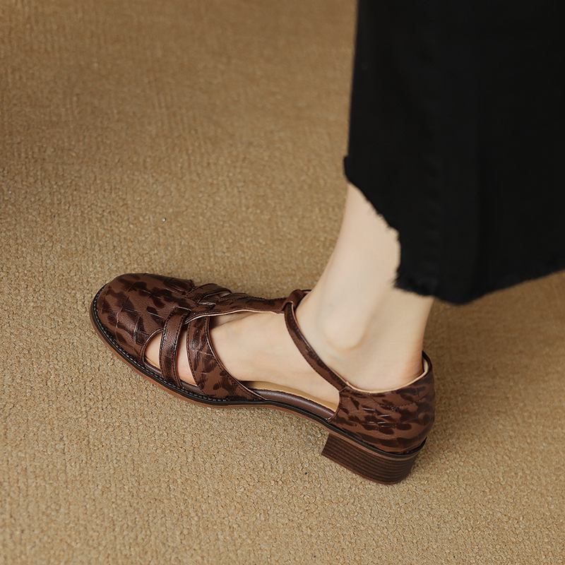 Krazing Pot Sheepskin Buckle Straps Round Toe Med Heels Autumn Summer Prints Leather Mary Janes Women Pumps