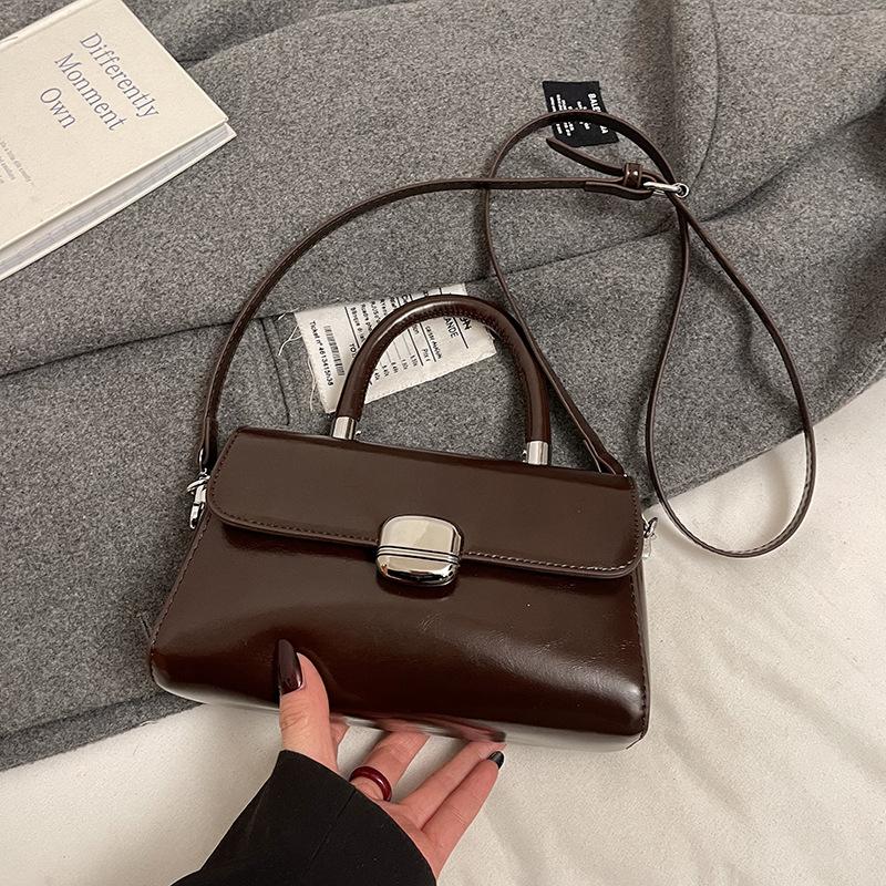 

Wholesale New Product Fashion Retro Simple Style Commuter Portable Small Square Bag Women s Casual Versatile Premium Messenger Women s Bag