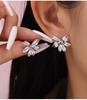 Ohrstecker im Mori-Stil mit geometrischen Blumen aus vergoldetem Titanstahl