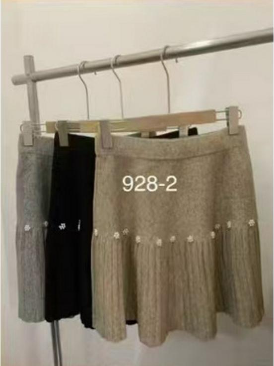 

Versatile Beaded Elastic Waist Slimming Knit Women s Midi Pleated A-line Skirt - Perfect for Autumn and Winter One Size [80-135] чорний