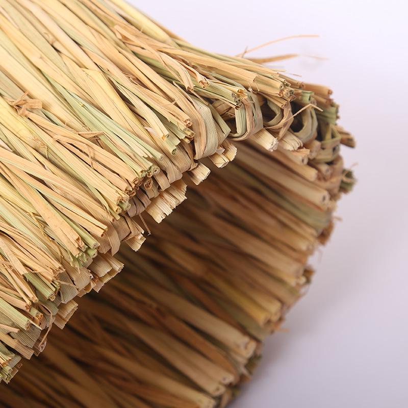 Hand-Woven Grass Mat for Rabbits & Guinea Pigs - Cozy Pet Nest & Foot Pad