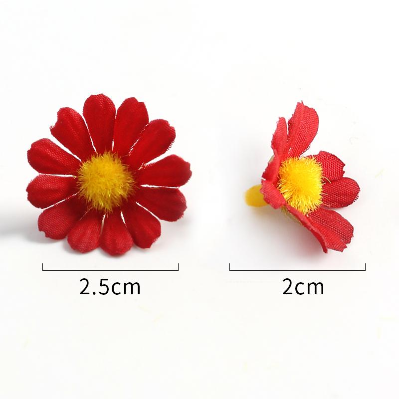 50/100 Stück Mini Gänseblümchen Künstliche Seidenblumenköpfe für Heimzimmerdeko Falsche Rose Pfingstrose DIY Kranz Muttertag Hochzeitsdekoration