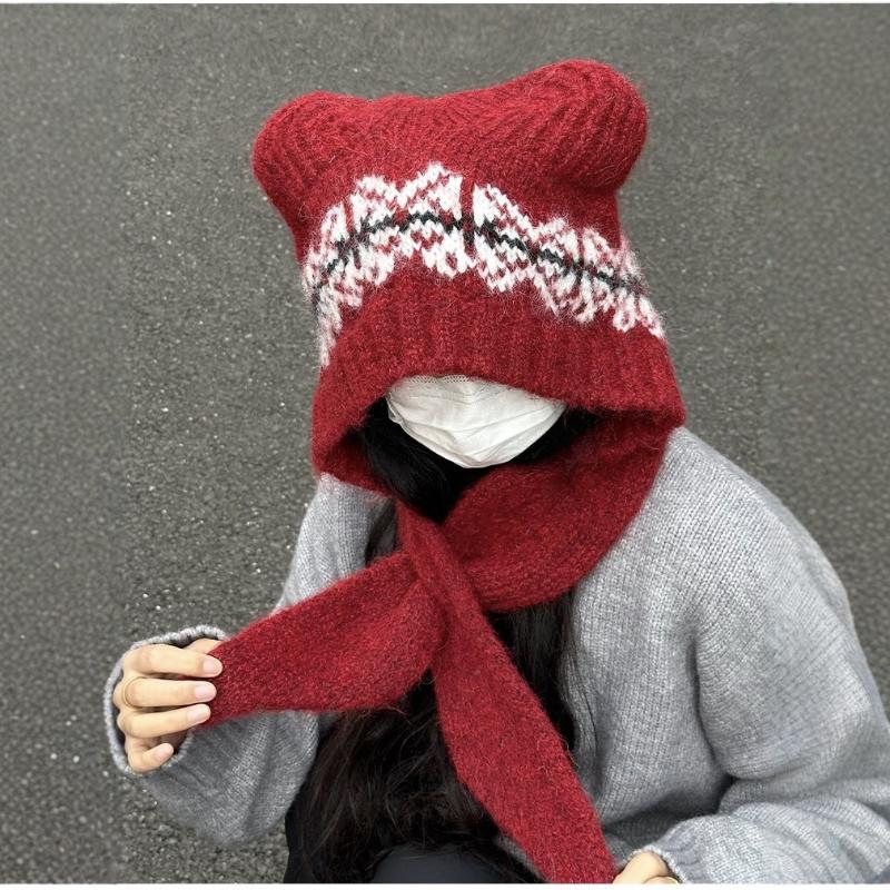 Fashionable Wool Ball Beanie Hat Pullover Ear Protector Knitted Warm Hat Ladies Cute Versatile Wool Hat