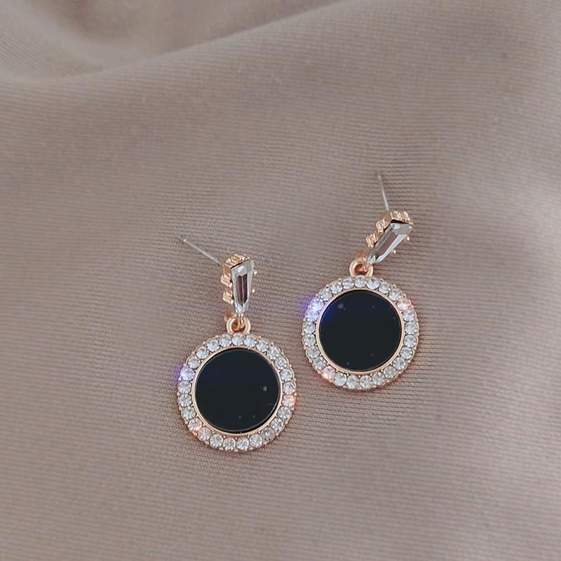 

S silver needle new trendy face thin earrings temperament fashion Internet celebrity personality geometric earrings female stud earrings