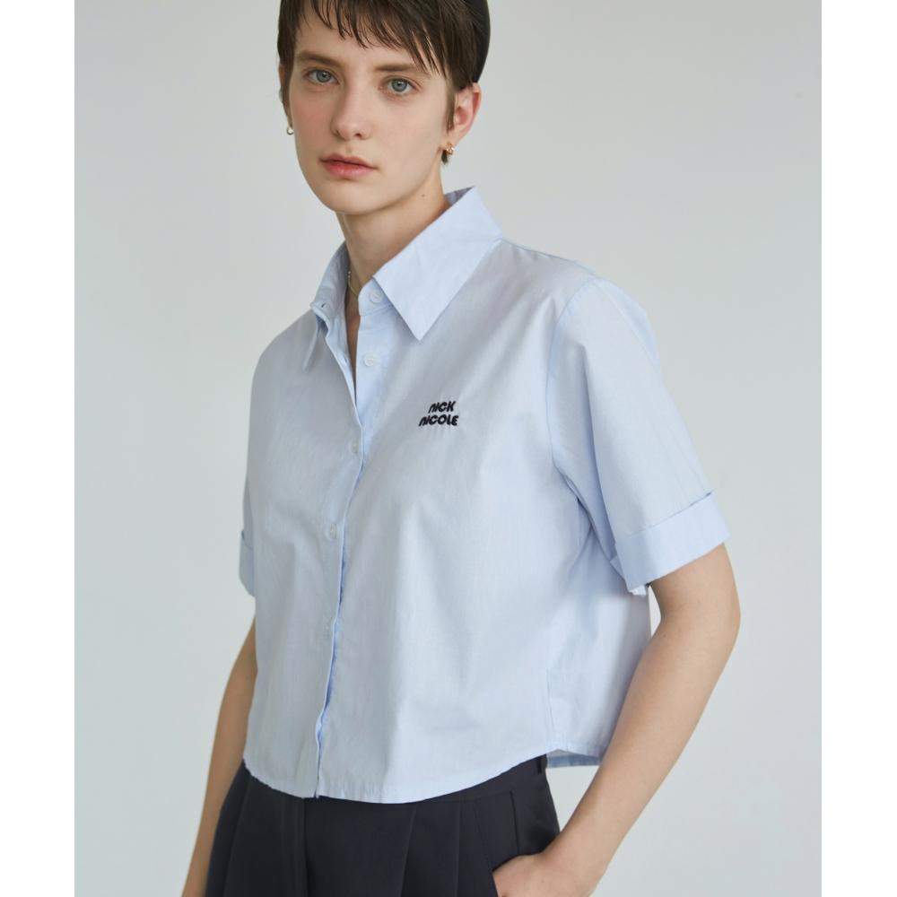 

NICKNICOLE STRIPE CROP HALF SHIRTSKY BLUE