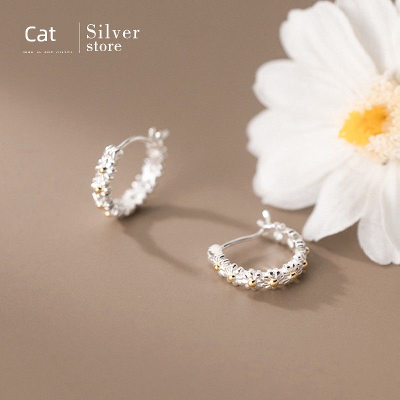 

Maozhe S925 Sterling Silver Artsy Elegant Girls Little Daisy Little Daisy Ear Buckle