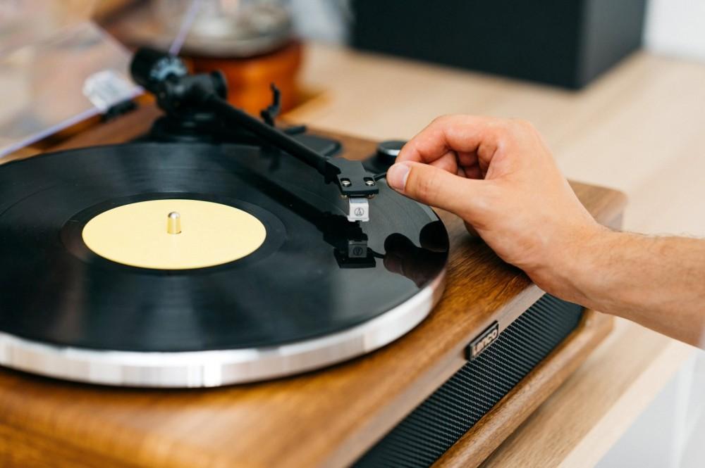 Lenco Ls-410Wa - Turntable With Speakers And Bluetooth
