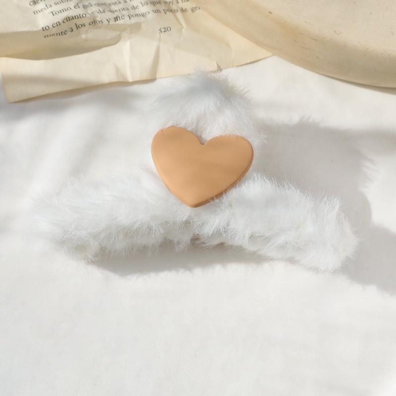 

Новый плюшевый краб-зажим для волос в форме сердца для женщин, пушистый краб-зажим, держатель для хвостика, зажим-акула, заколка, головной убор, аксессуары для волос