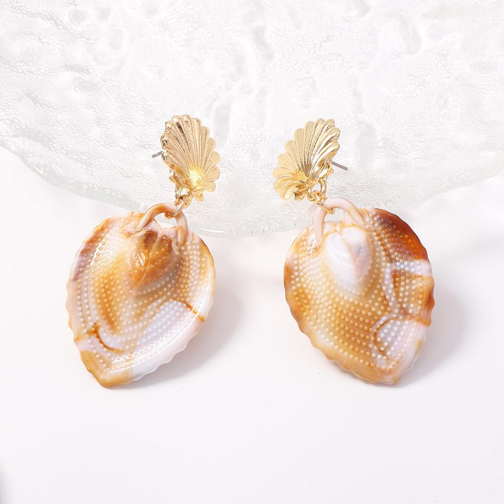Fashion cold seaside vacation wind conch shell coral earrings trend niche daily travel women's models