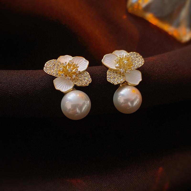 Sweet zircon flower imitation pearl silver needle earrings French earrings