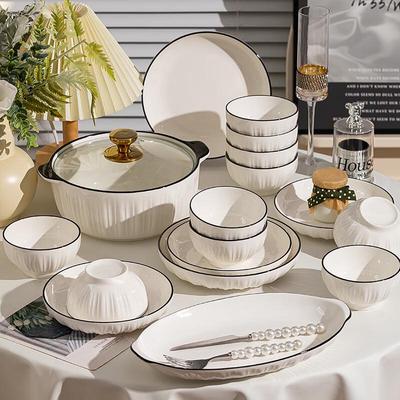 Set di Piatti in Ceramica Stile Nordico