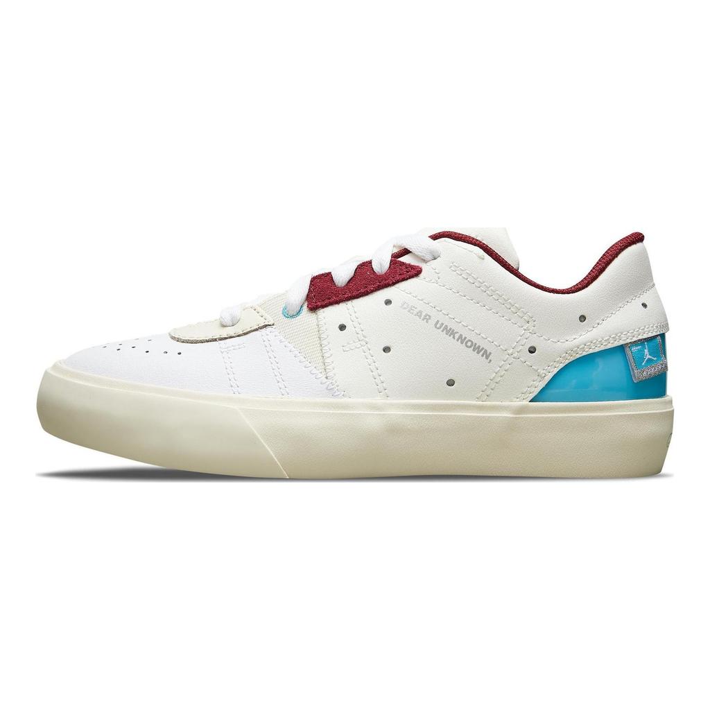 Serie Air Jordan .05 'Querido Desconocido' para Mujer FB1868-111