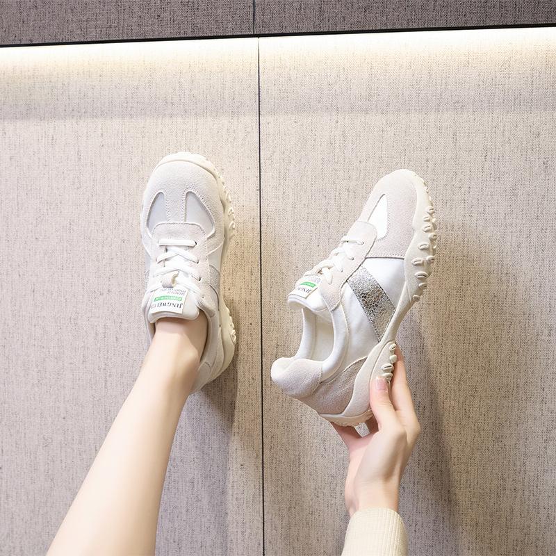 Leder dicksohlige Leder Deutsche Trainingsschuhe Damen 2025 neue Spleiß-Freizeit-kleine weiße Schuhe Damen weichsohlige rutschfeste Forrest Gump Schuhe