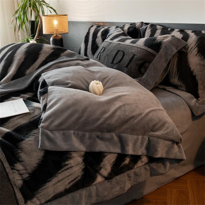 A Winter Warm Plush Bedding Set Queen King Size Soft Fleece Bed Sheets
