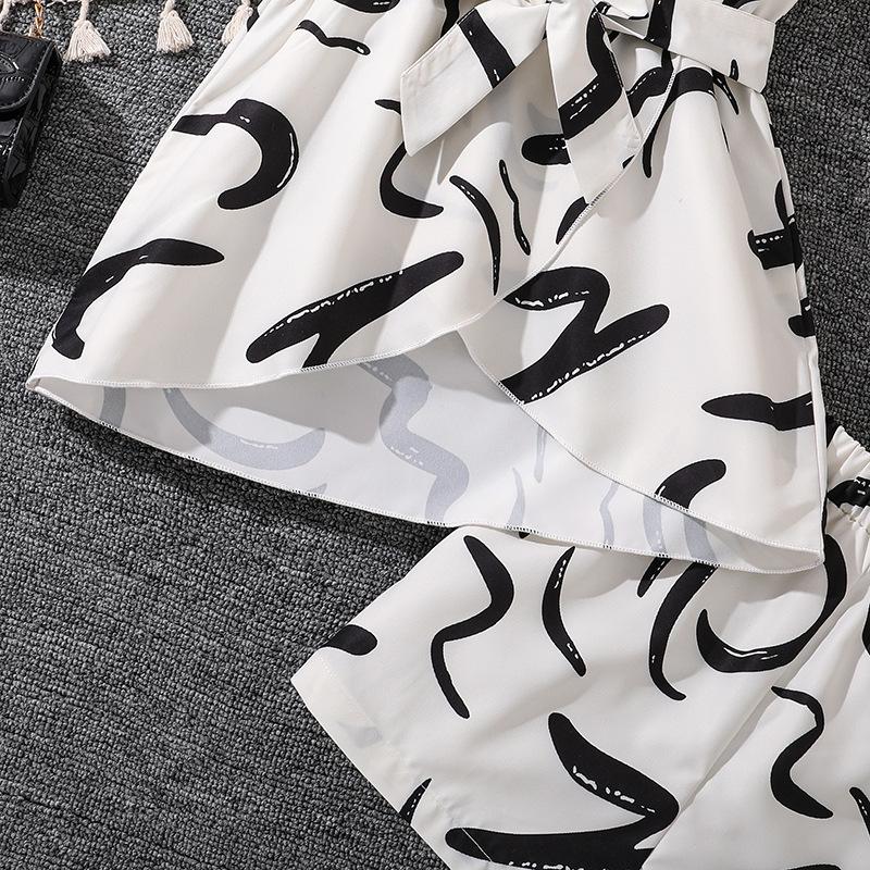 Girls' Leisure Suit 2025 Spring/Summer Children's Fashion V-neck Short-sleeved Casual Shorts Suit