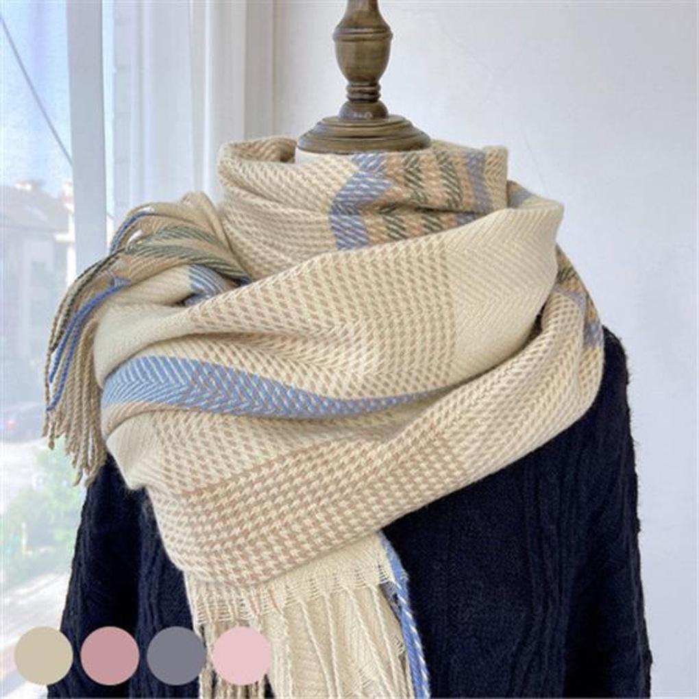 Women s Checked Muffler for the Transitional Season URD-243