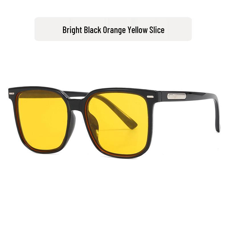 Trendy Brown Rivet Sunglasses - Large Frame, Small Face Effect for Beach Vacations