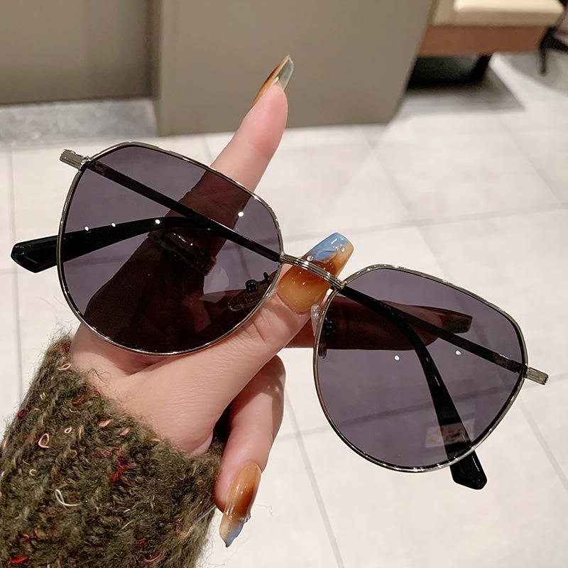 High-value round-frame sunglasses, UV-proof sunshades for men and women, European and American trend driving polarized sunglasses