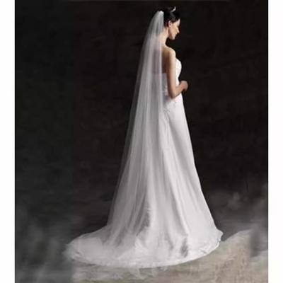 Einfacher Brautschleier: Ein-, zwei- oder dreilagig, 2 m/3 m lang mit Eisenkamm