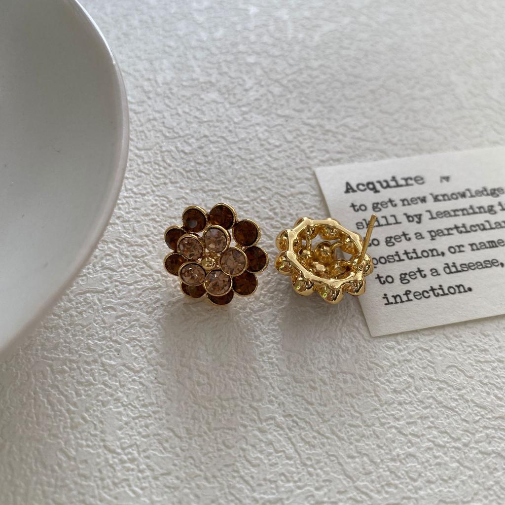 Exquisite Full Diamond Sunflower Hollow Flower Stud Earrings Temperament Exquisite Inlaid Zircon High-End Light Luxury Earrings