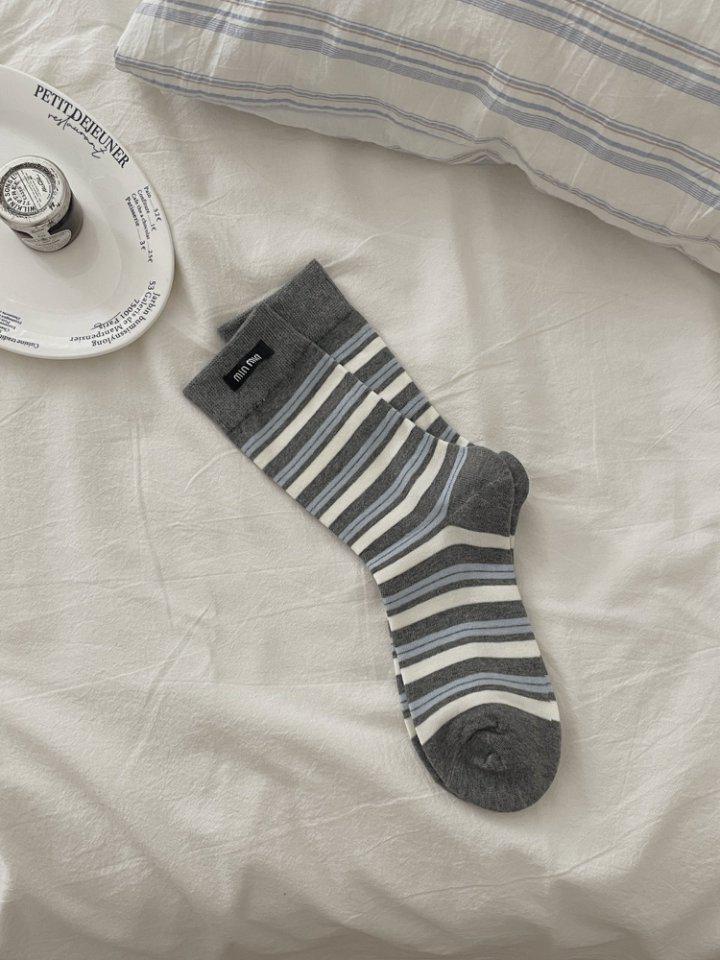 Korean Style Striped Patchwork Mid-Calf Slouch Socks In White, Blue, and Gray - Trendy Versatile Sports Couple Socks.