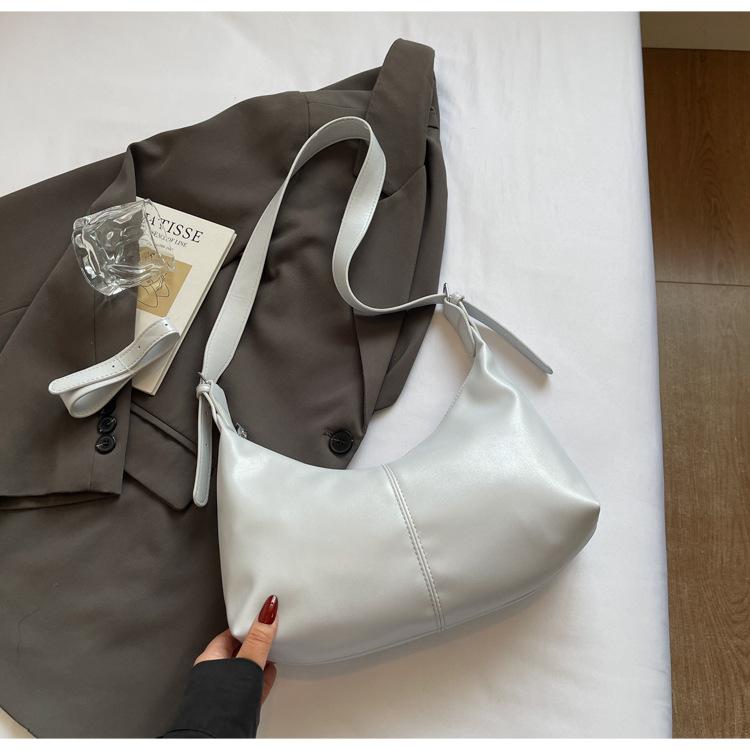 

Модная нишевая сумка женская 2025 новая универсальная одноплечевая сумка-подмышка портативная сумка-пельмень