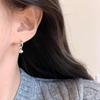 Boucles d'oreilles minimalistes en argent en forme de haricot ~ Argent sterling Design de niche haut de gamme, Versatiles et élégantes pour femmes