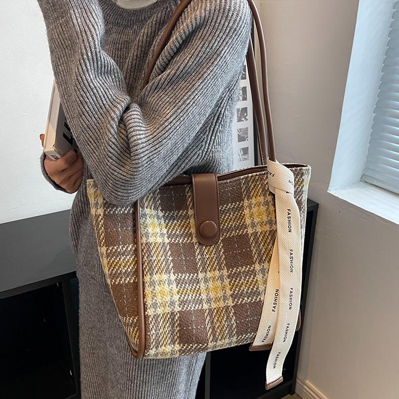 Fashion Handbag For Women Spring/Summer  New Polyester Commuting Shoulder Bag Vintage Ribbon Large Capacity Shopping Bag