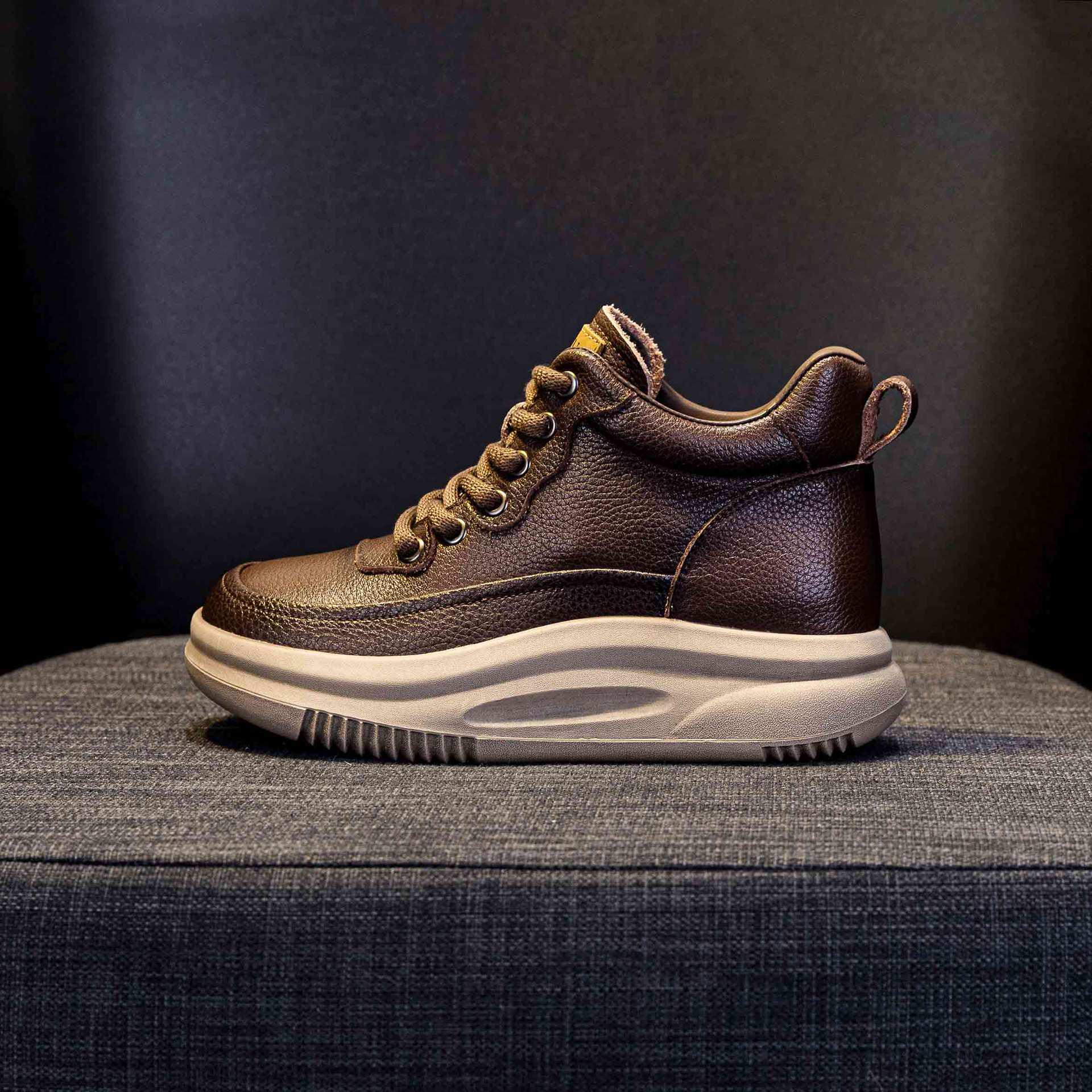 

Зимние женские ретро-кеды из кожи и плюша и повседневные короткие ботинки 2025 года 40