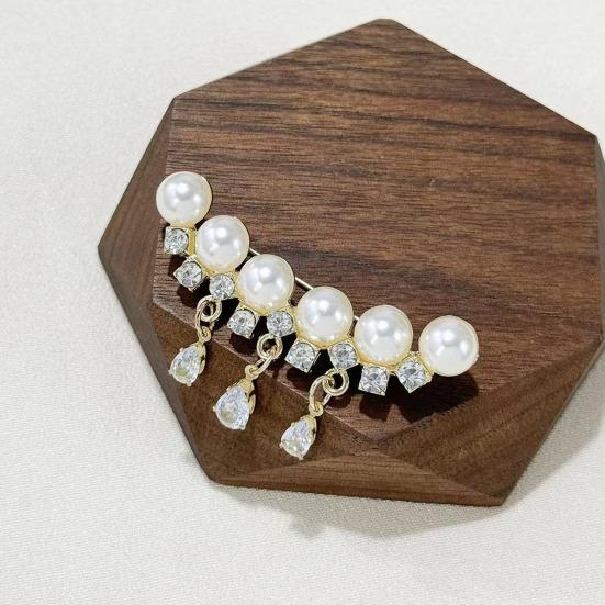 Women Brooch Sparkling Rhinestones Imitation Pearls Decor Suit Lapel Pin Sweaters Collars Hats Bags Coats Scarves Badge
