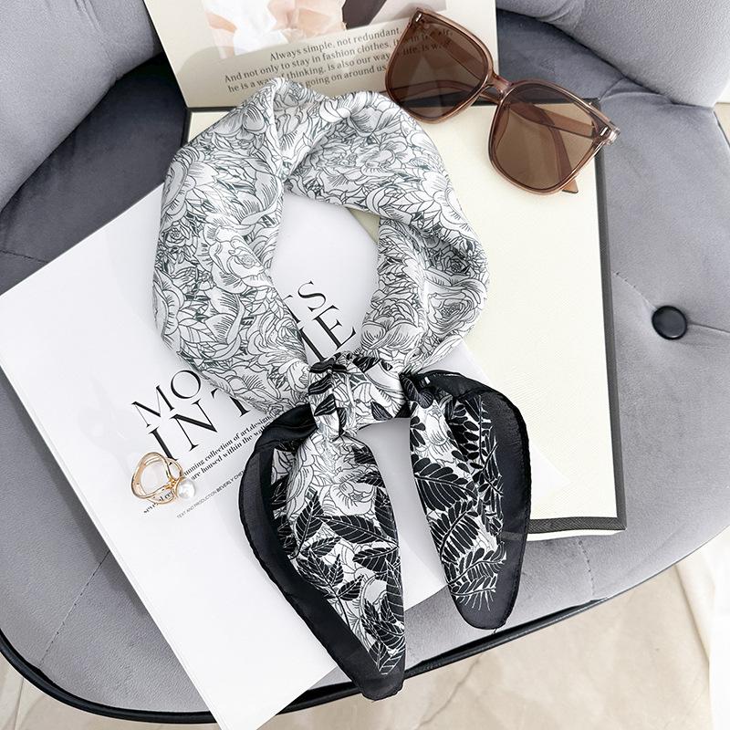 Retro plant flower printing silk scarf, high-end simulation silk 70 small square scarf, gift for girlfriends