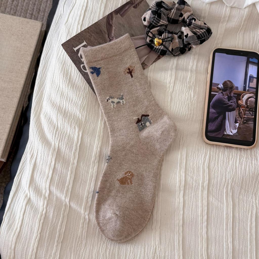 Ladies Autumn and Winter Warm New Simple Cartoon Lovely Wool Boneless Tube Pile Socks
