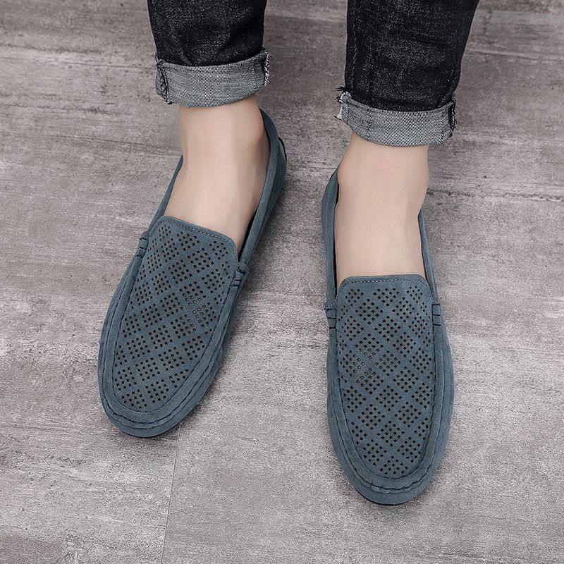 Hollow Breathable Flat Men's Leather Shoes 2025 Trend Footwear Offer Retro Low Price Designer Slip-on Male Casual Loafers Shoe