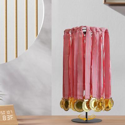 Stolní stojan na věšáky na medaile Nerezový odolný proti korozi O 360 stupňů otočný stojan na medaile