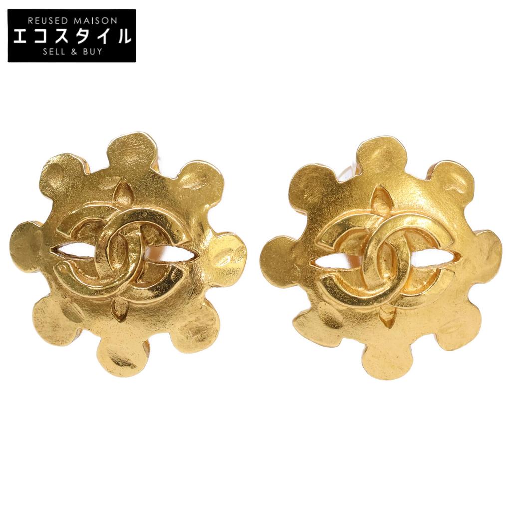 CHANEL Good condition 94P Gears CC Logos Earring goldUsed